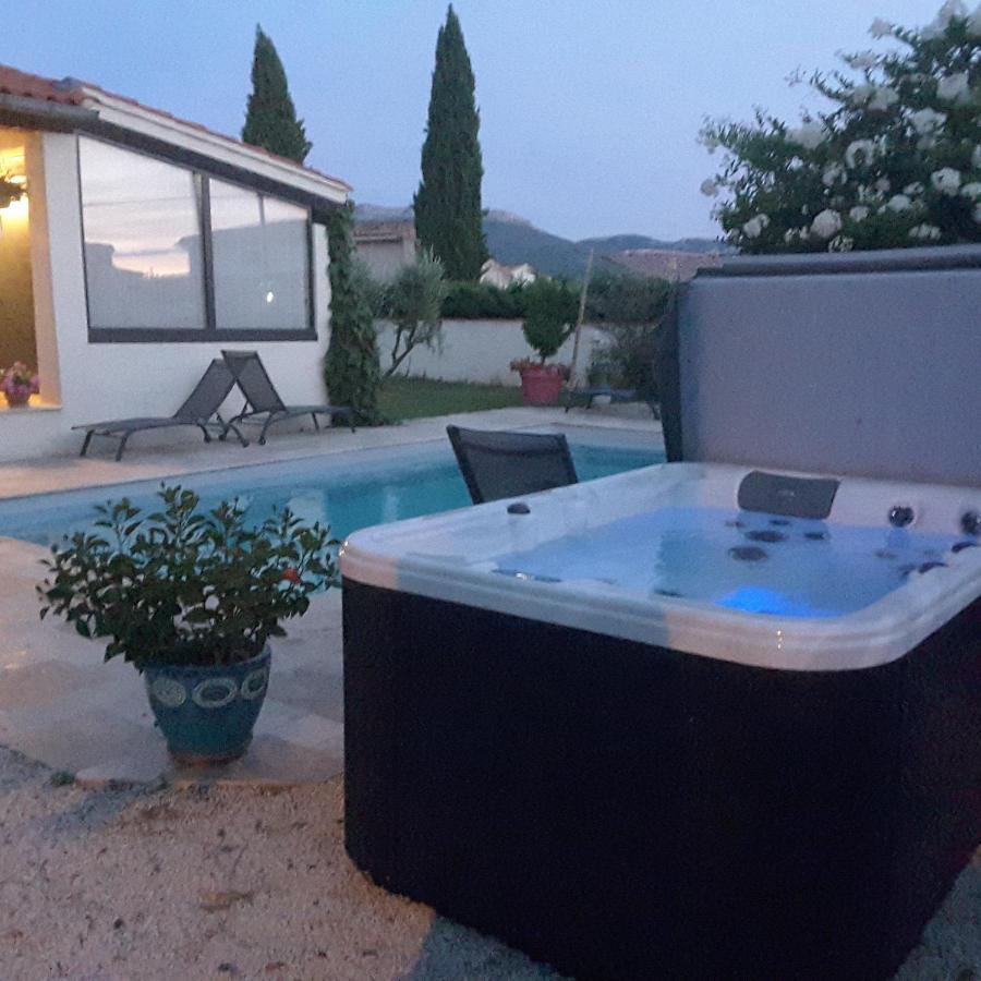 Bed and Breakfast Philoxenia Pourrieres Exteriér fotografie